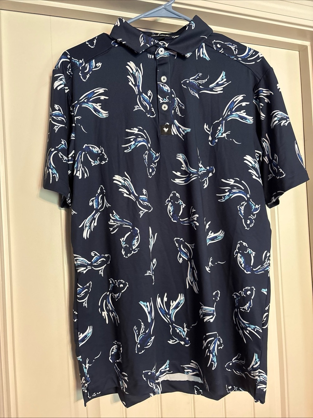 Bad Birdie The Shallows Men’s Performance Golf Polo M Navy Blue Koi Fish Modelo